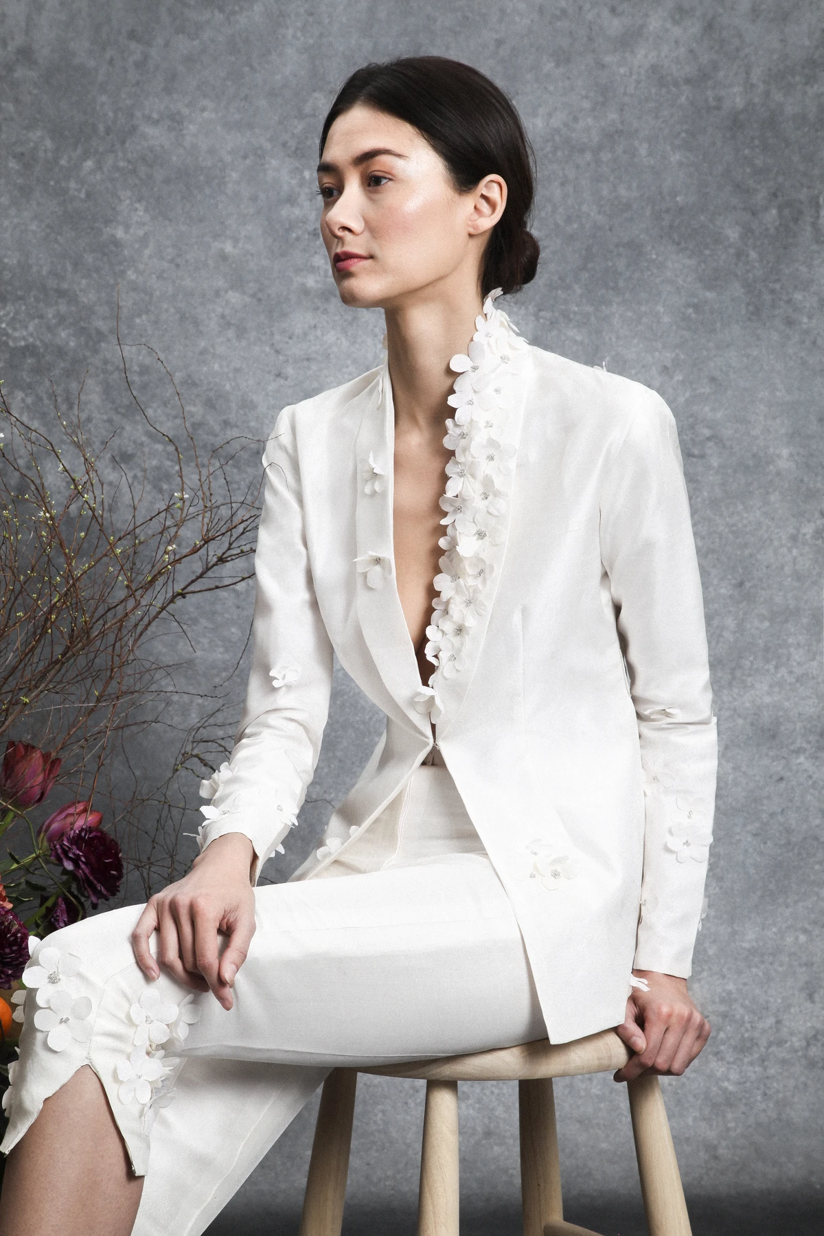 Amazon.com: Ladies Business Solid Color Suits Slim Fit Women Wedding Suit  Office Wear Blazers Pants Vest 3 Pieces Set Beige : Clothing, Shoes &  Jewelry